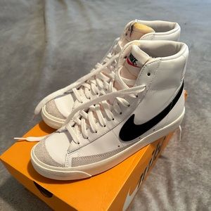 Women’s Nike Blazer Mid ‘77